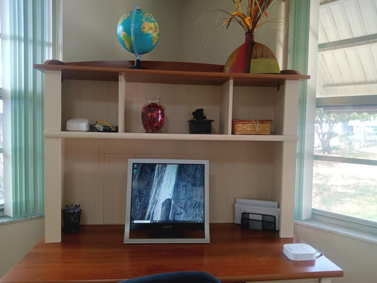Comfortable, Sunny, Quiet Neighborhood Holiday home *