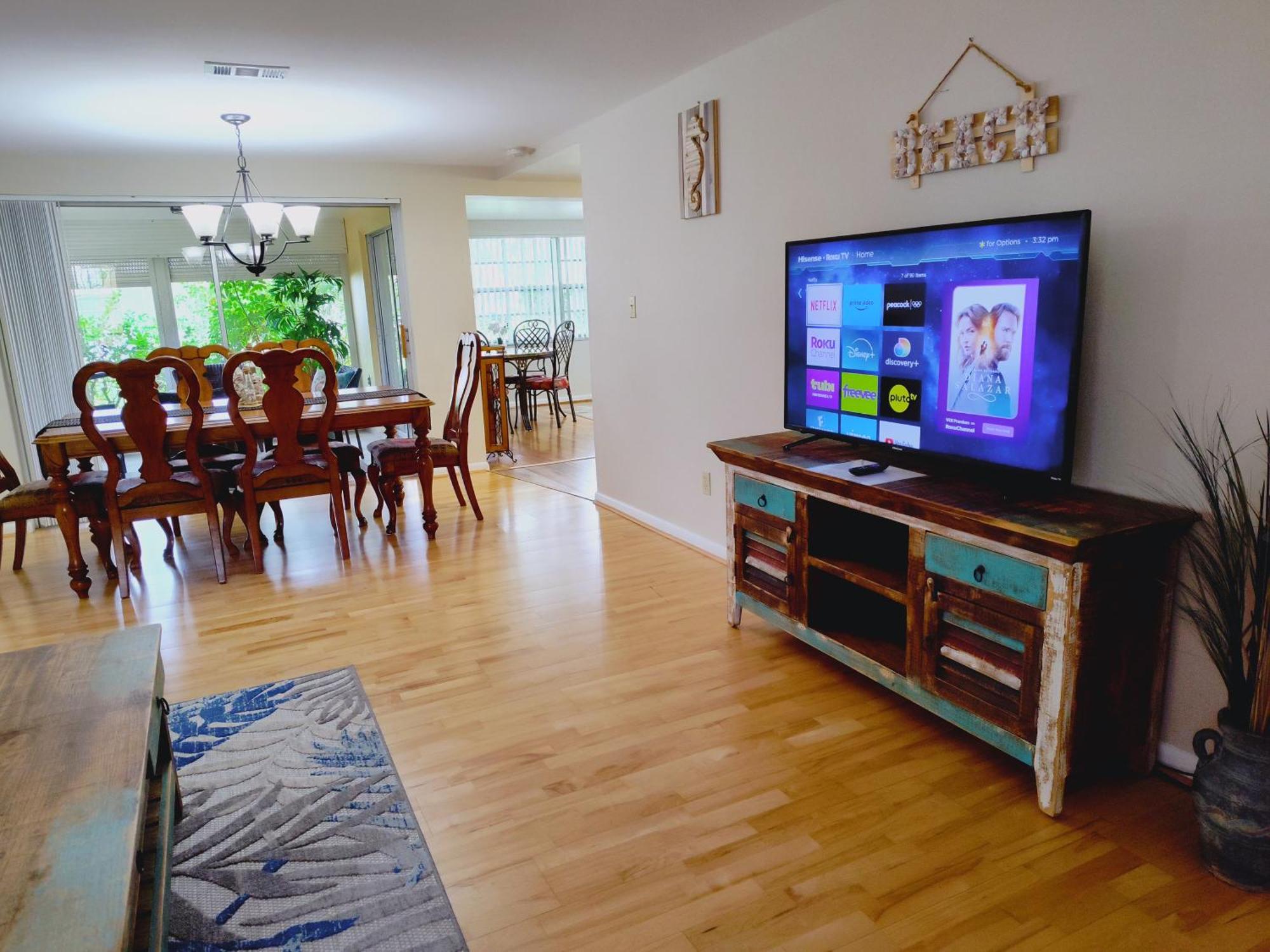 Comfortable, Sunny, Quiet Neighborhood Holiday home *